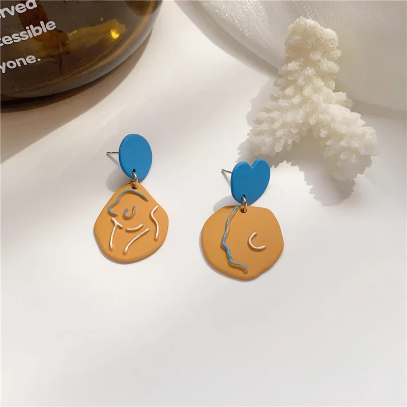 

Han Guodong door earrings female asymmetric contrast color abstract lines earring stud earrings contracted temperament joker col