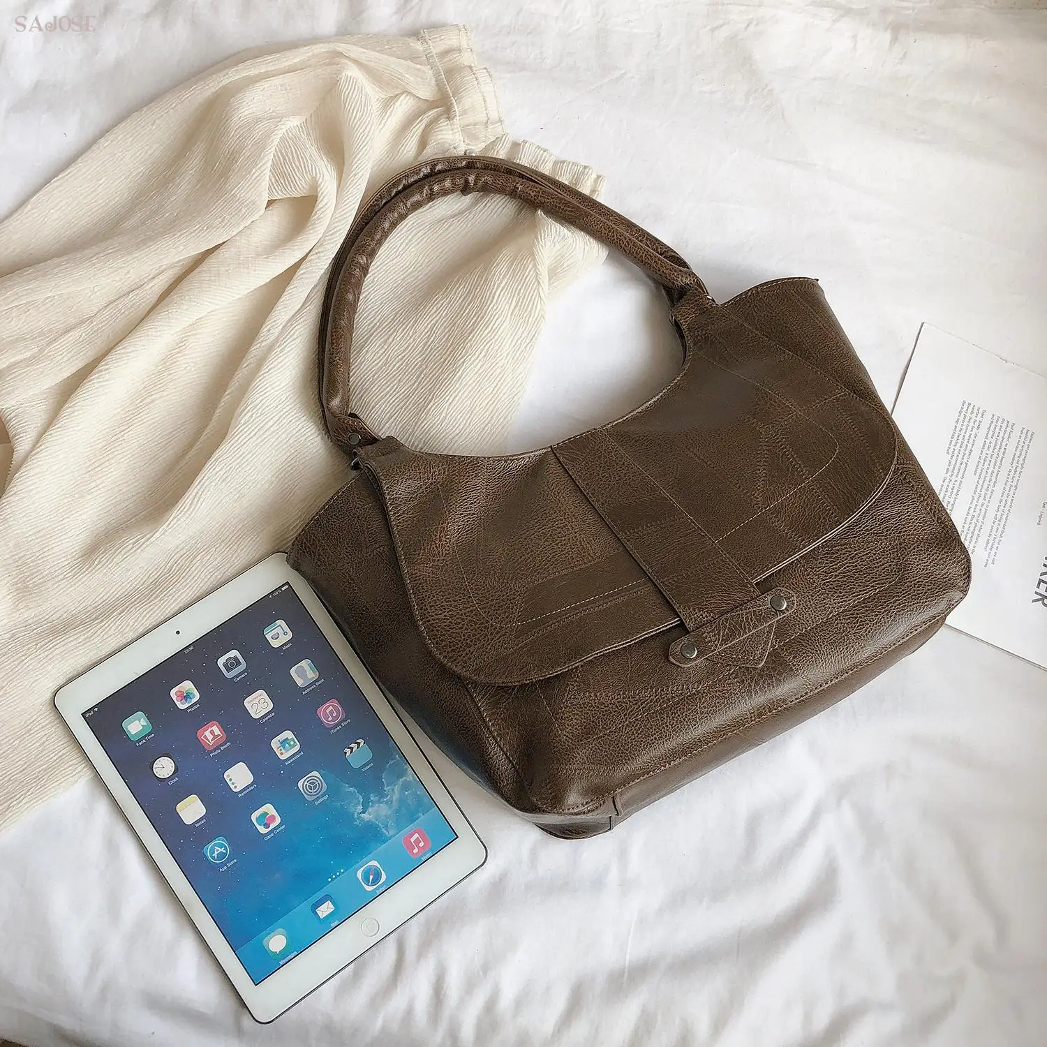 

New 2020 Tote Hot Sales Messenger Wild Handbags Classic Casual Lady Famale Simplicity High Quality Vintage Bags Bags For Women