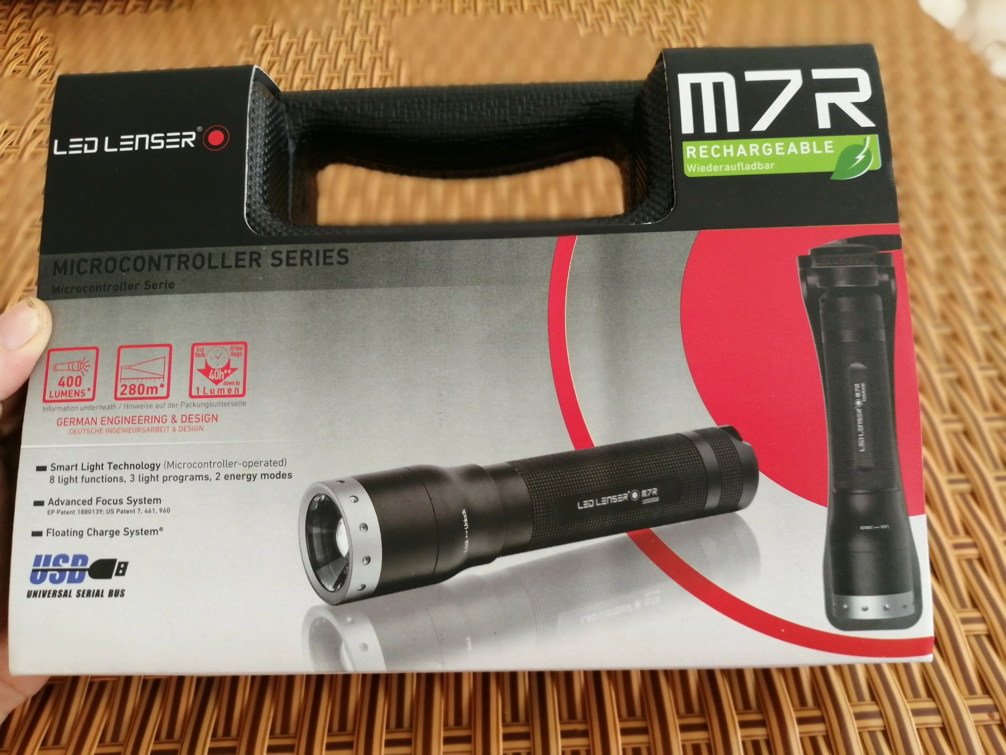 The powerful updated M7R Rechargeable LED Flashlight with 18650 Battery and Retail Packaging free shipping | Электроника