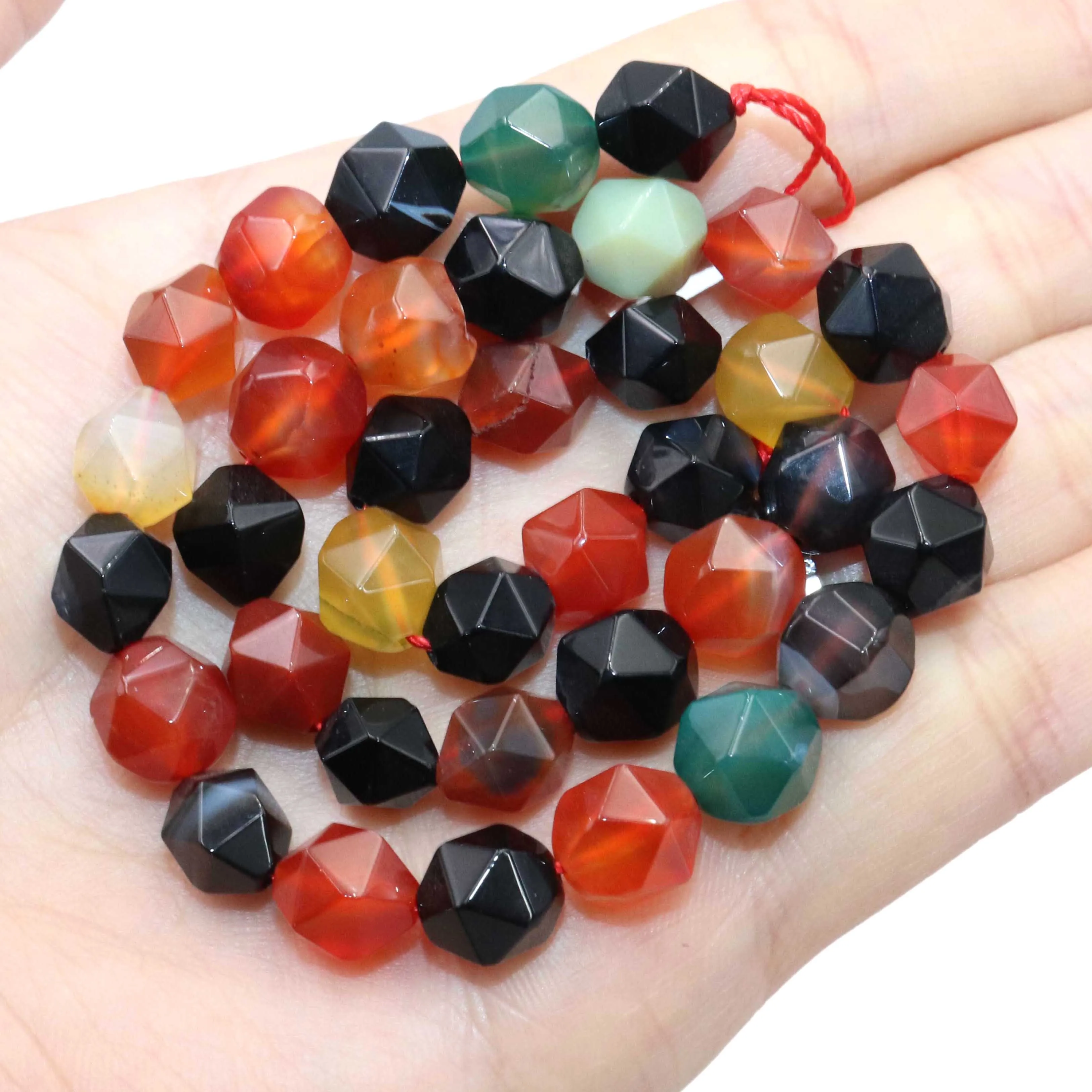 Натуральные камни граненые