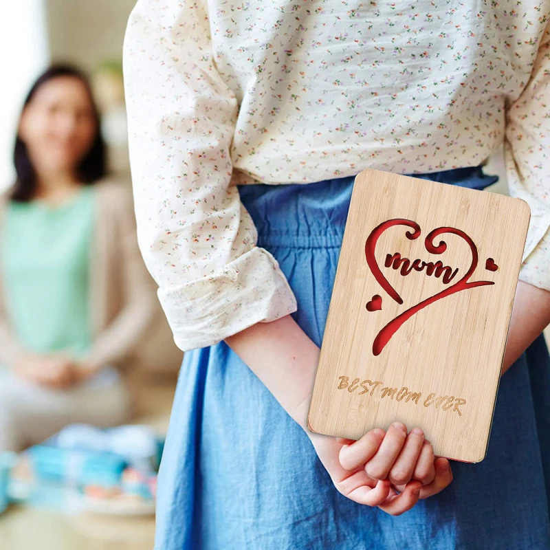 Поздравительная открытка на день матери Деревянная для мамы с конвертом