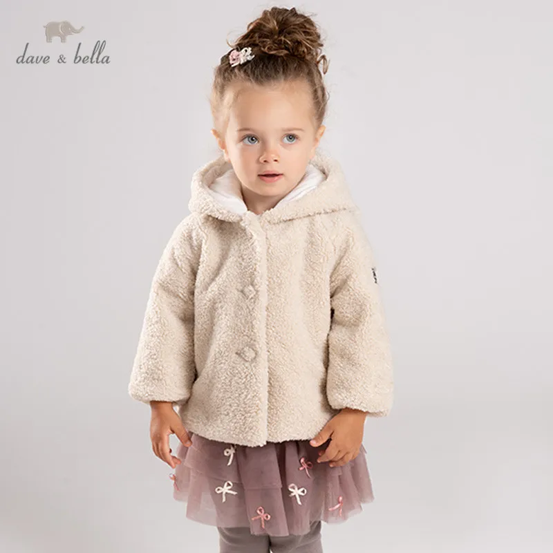 Детское зимнее пальто с капюшоном карманами и надписью |