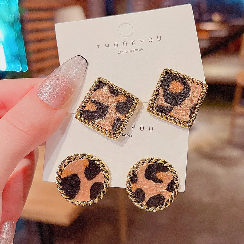 

Fashion Leopard Printed Geometric Stud Earrings for Women Vintage Autumn Winter 925 Silver Needle Metal Alloy Earrings Jewelry