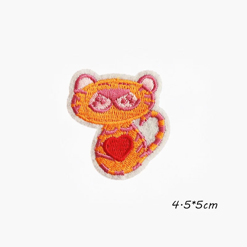 Нашивки с вышивкой ZOTOONE Мультяшные нашивки для одежды изображением двенадцати