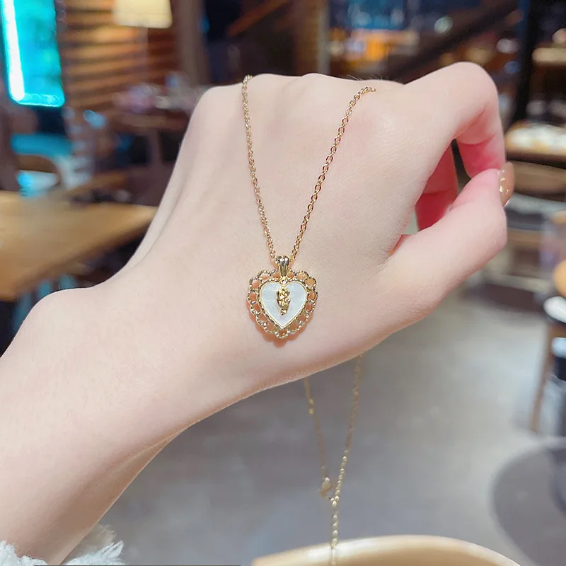 

Wholesale Korean New Titanium Steel Love Super Flash Zircon Pendant Necklace Female Online Influencer Same Style Choker Chain
