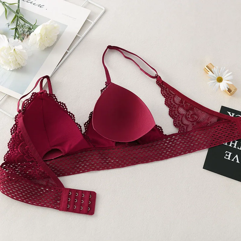 

Ladies French Deep V Sexy Lace Bra Triangle Cup Seamless Wireless Bra Lingerie Thin Underwear Push Up Women Girls Bralette
