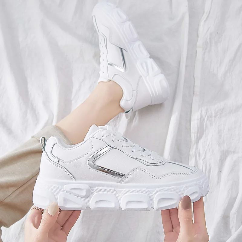 Кроссовки женские из искусственной замши повседневная обувь на платформе белые