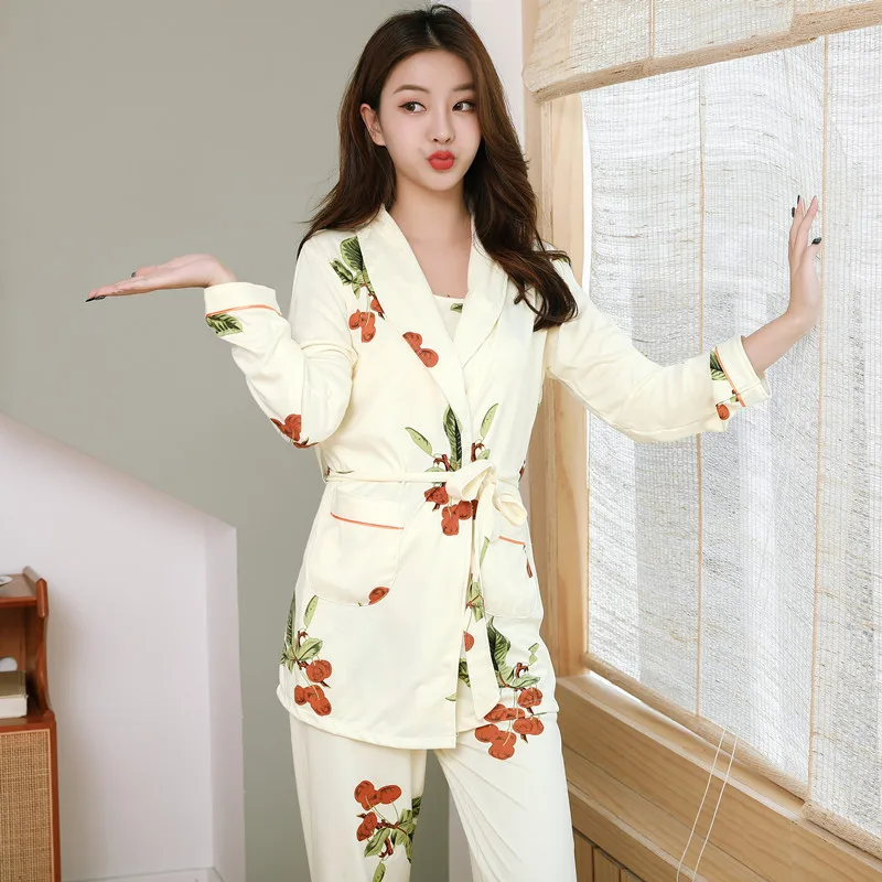 

2020 горячая Распродажа, Pijama Feminino 929 #, 931 # Milk двусторонняя печать, 180 грамм, три предмета, с длинными рукавами, домашняя одежда