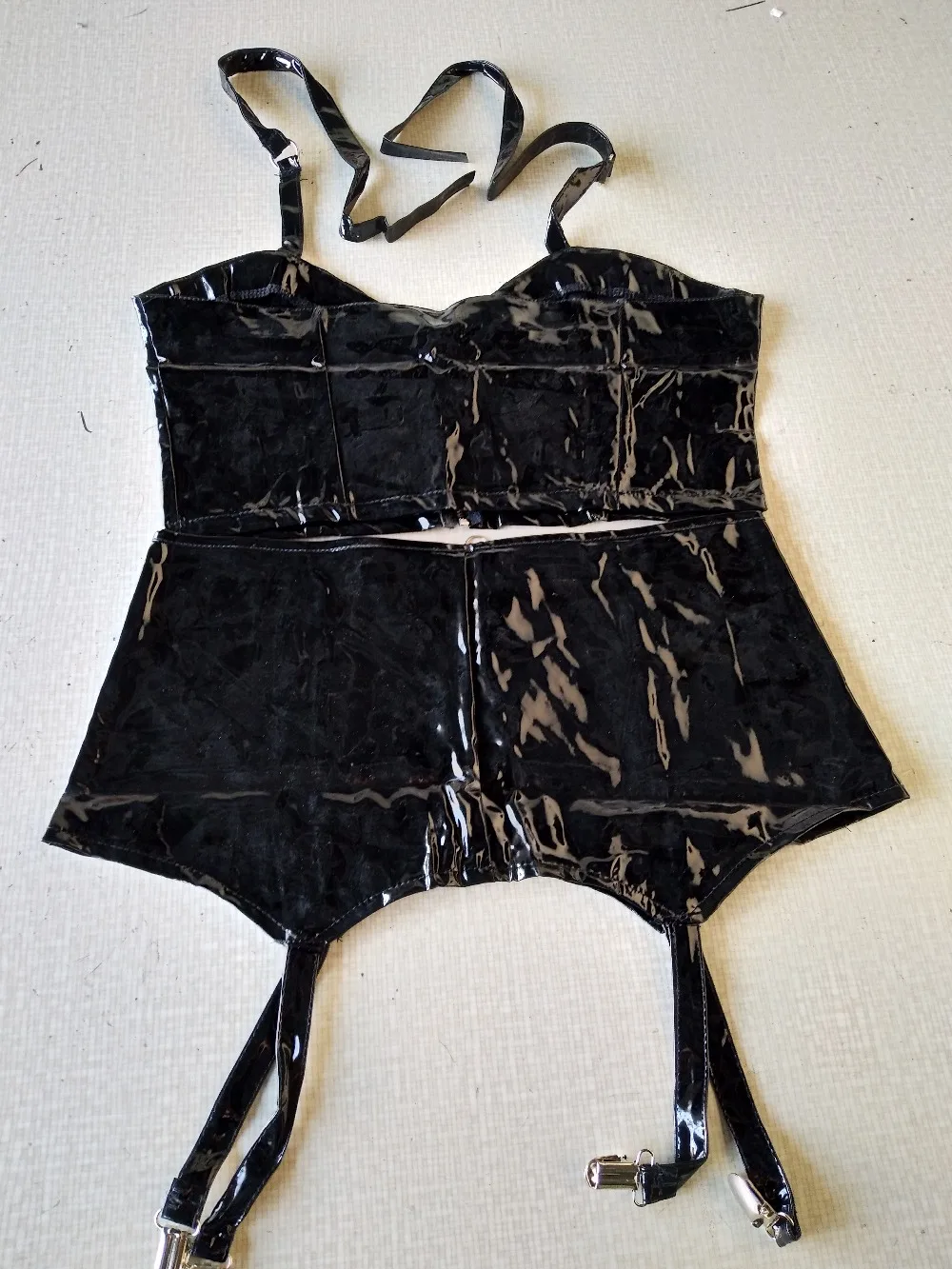 Летний пикантный из искусственной кожи комплект 2 предметов черный укороченный