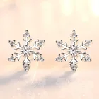 Женские серьги-гвоздики, с кристаллами из циркона, в форме снежинки, новогодние украшения, 2021
