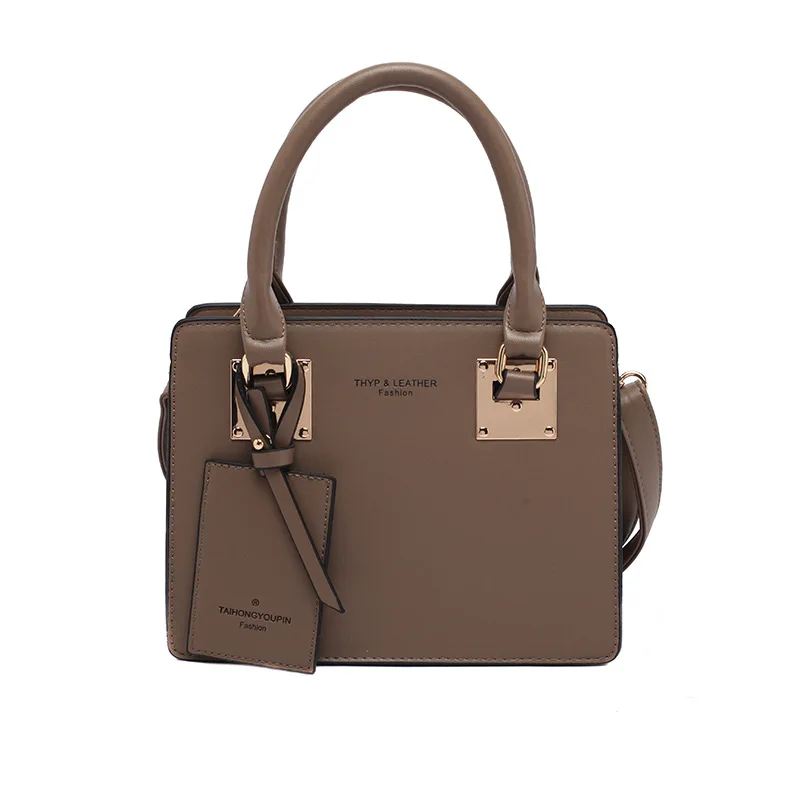 

The new 2021 Korean version of the super fire female small bag trendy small tag texture one-shoulder messenger bag
