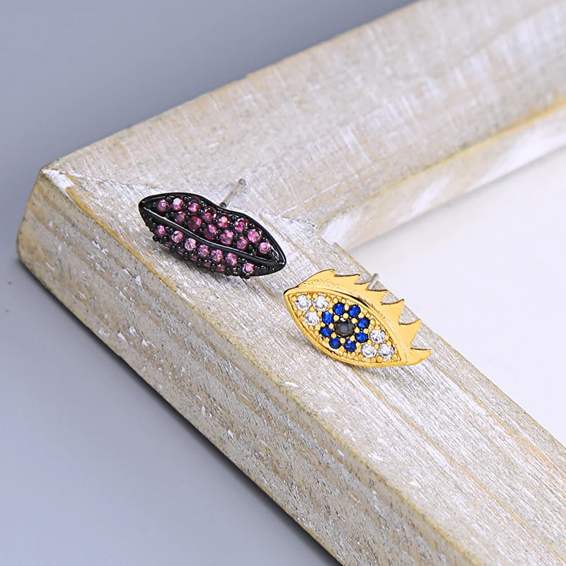 Kissme минимализм розовый белый цветок из черной эмали золотого цвета серьги латуни