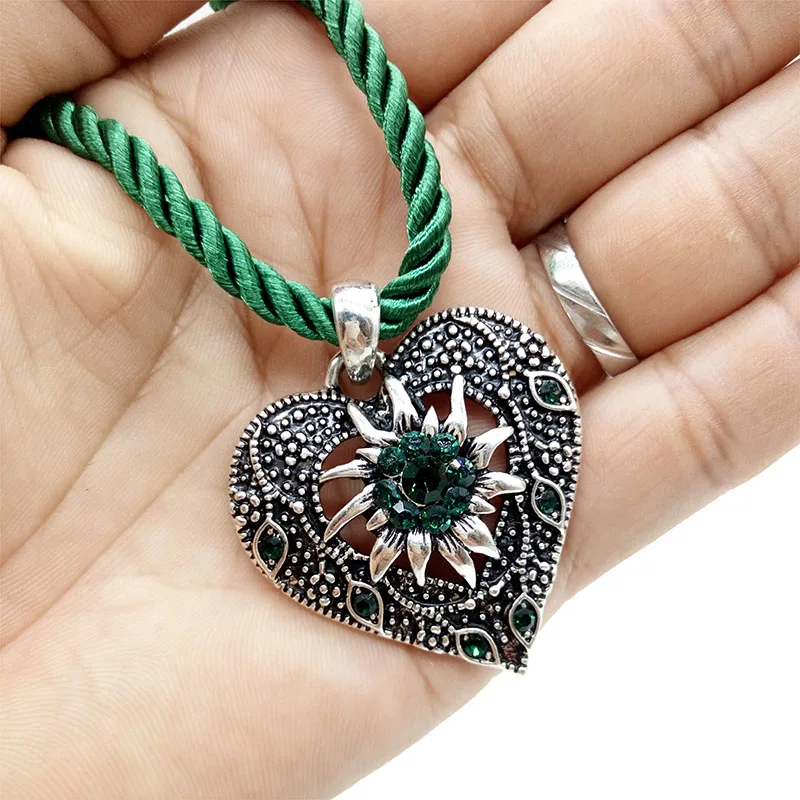 

New Multicolor Edelweiss Vintage Lanyard Pendant Necklace Heart Shape Engraved Necklace for Women Charm Party Jewelry Wholesale
