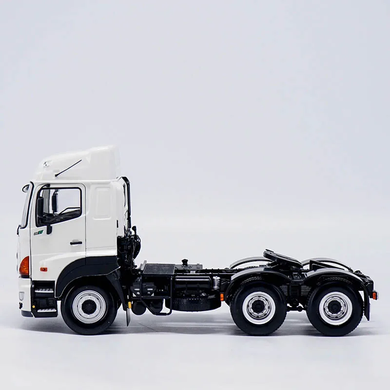 

1/24 scale new alloy truck Hino vehicle metal die-casting tractor truck heavy truck 700 tractor accessories model display