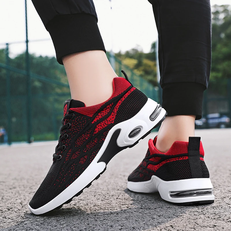 

Spring Winter New Style Men's Mesh Breathable Lace up Running Sneakers Casual Sneakers Lightweight Leisure Man Women Sport Shoes