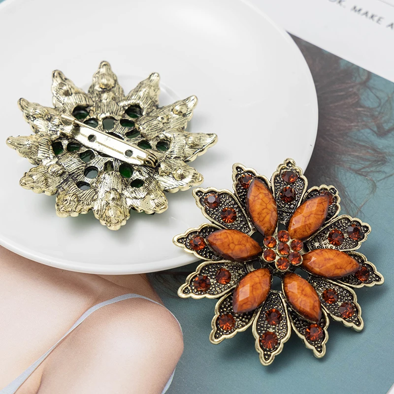 Ретро Модные ювелирные изделия оптом сплав смолы Стразы Цветок женская брошь для