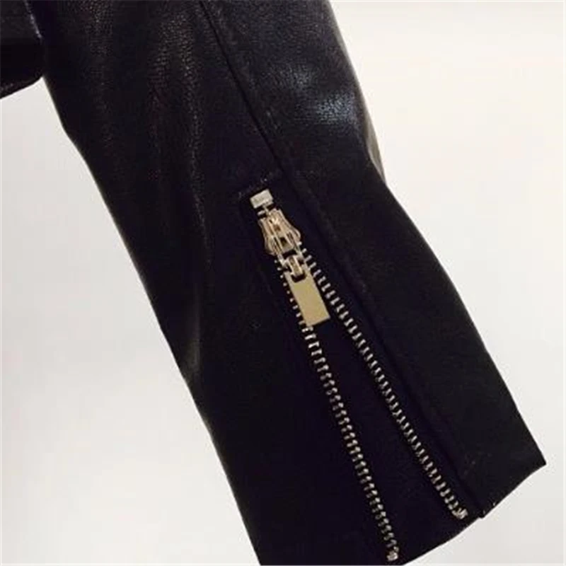 Женская куртка из искусственной кожи осенне-зимняя мотоциклетная с заклепками |