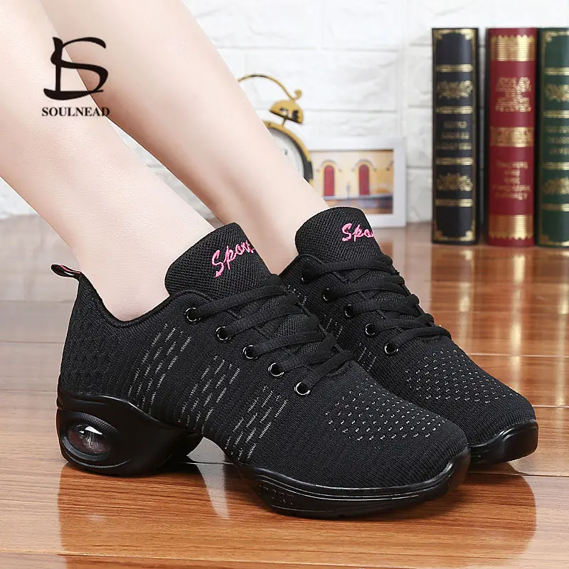 Женские кроссовки для танцев легкие дышащие с мягкой подошвой занятий спортом на