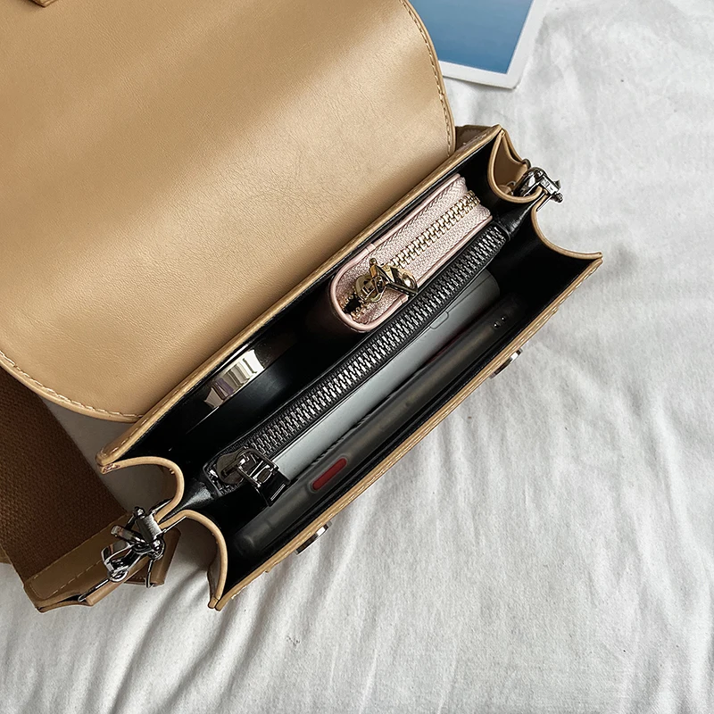 

Small Bag Women 2020 New Korean Version Of Small Square Bags Wide Shoulder Strap Fashion Joker Shoulder Messenger Bag