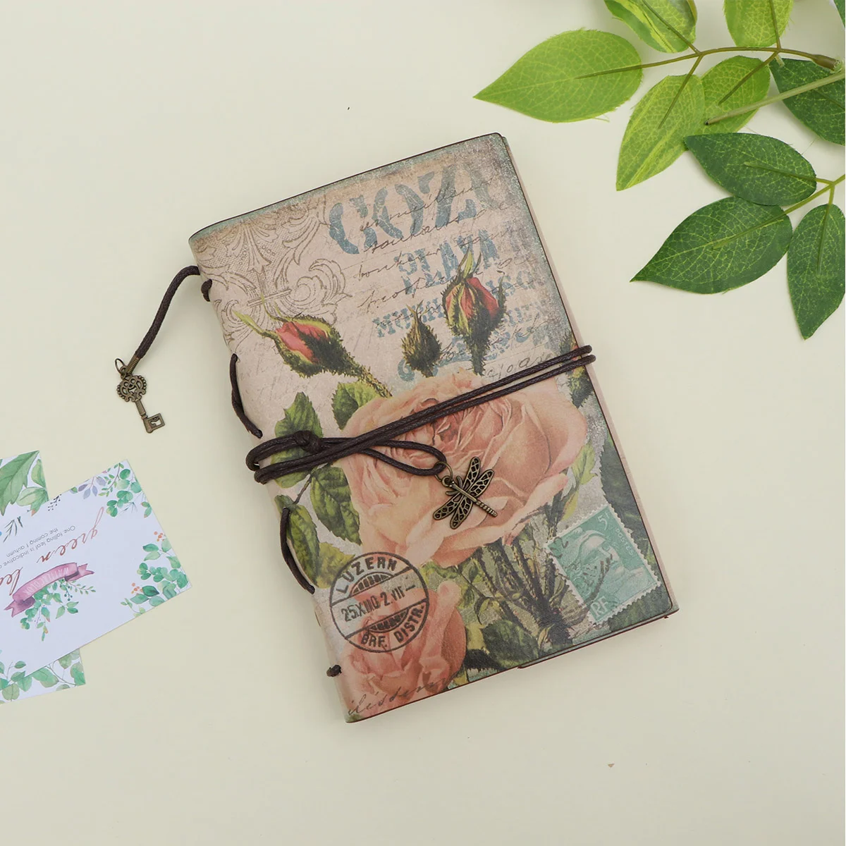 

PU Leather Journal Daily Notebook Vintage Spiral Bound Notebook Refillable Sketchbook Retro Diary with Zipper Pocket for