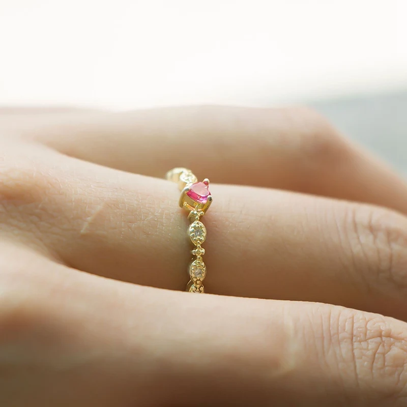 Женское кольцо с красным кристаллом в форме сердца обручальное очаровательное