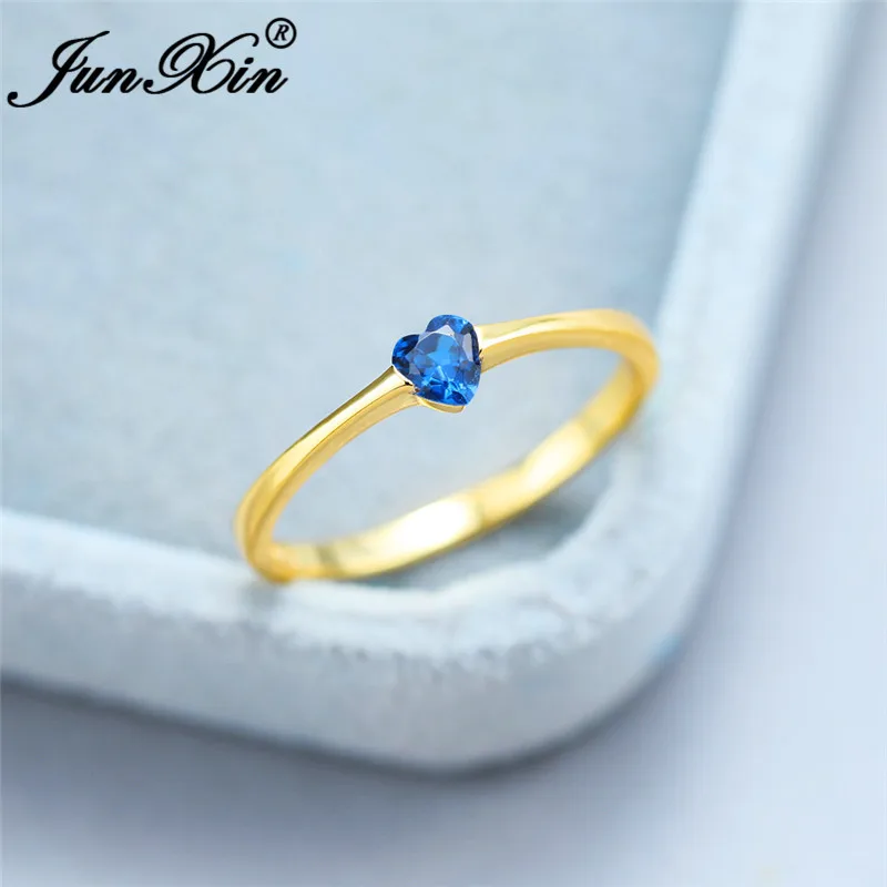 Кольцо женское изящное тонкое с сердцем из белого золота желтого сине-зеленым