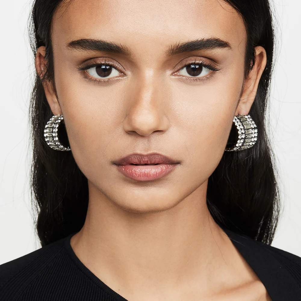 Dvacaman класса люкс с цельными круглыми кристаллами серьги в виде колец большой C