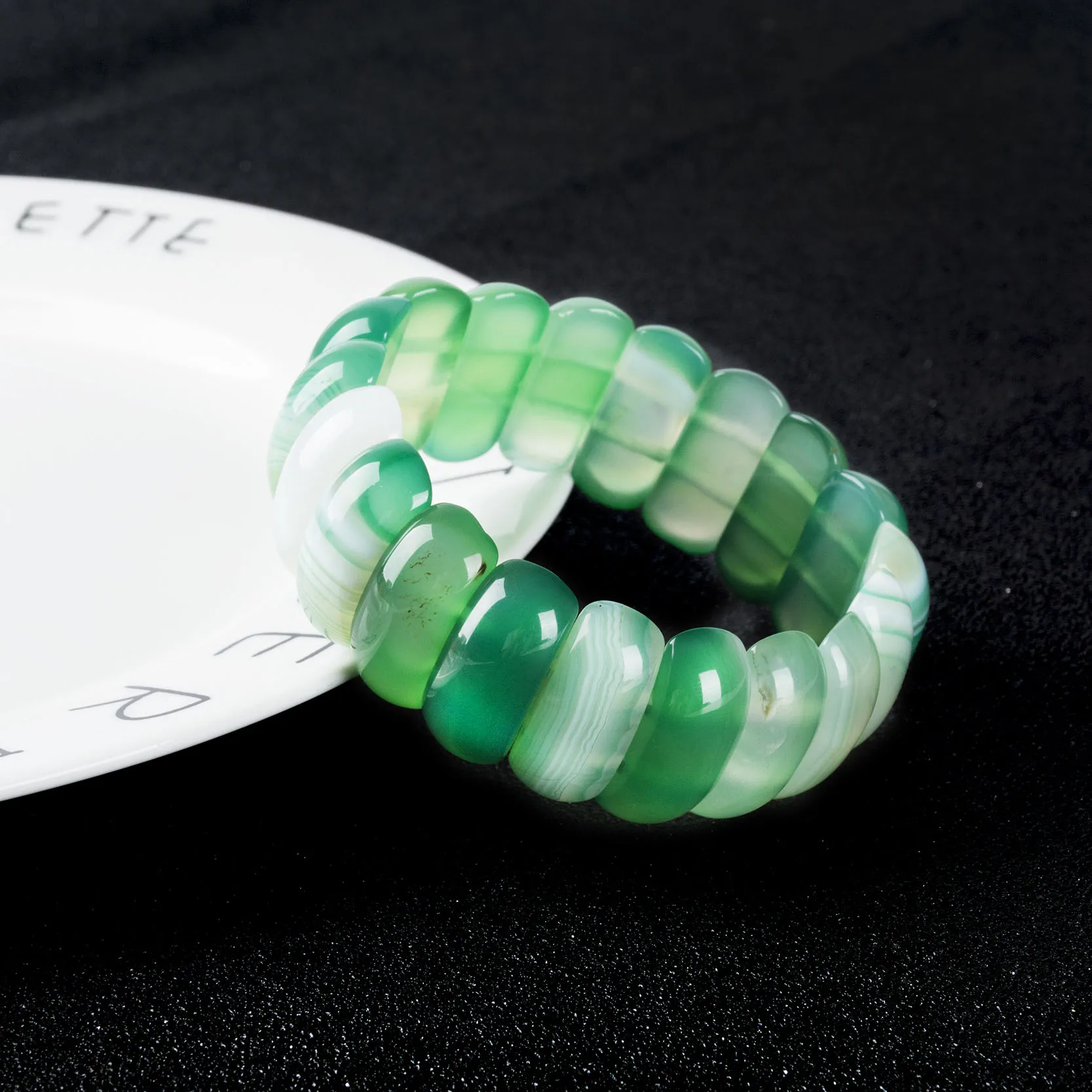 Женский браслет в зеленую полоску квадратный из натурального камня украшение