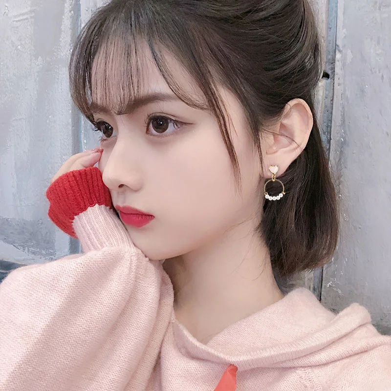 

Korea Love Imitation Pearl Earrings For Women Simple Temperament Alloy Elegant Ladies Exquisite Earrings Fashion Gift Jewelry