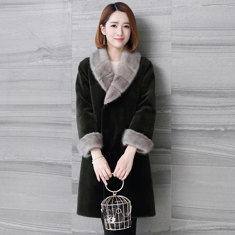 

2020 New Natural Lamb Fur Coat Female Winter Warm Jackets For Women Real Sheep Fur Coats Mink Fur Collar Overcoat WYQ943