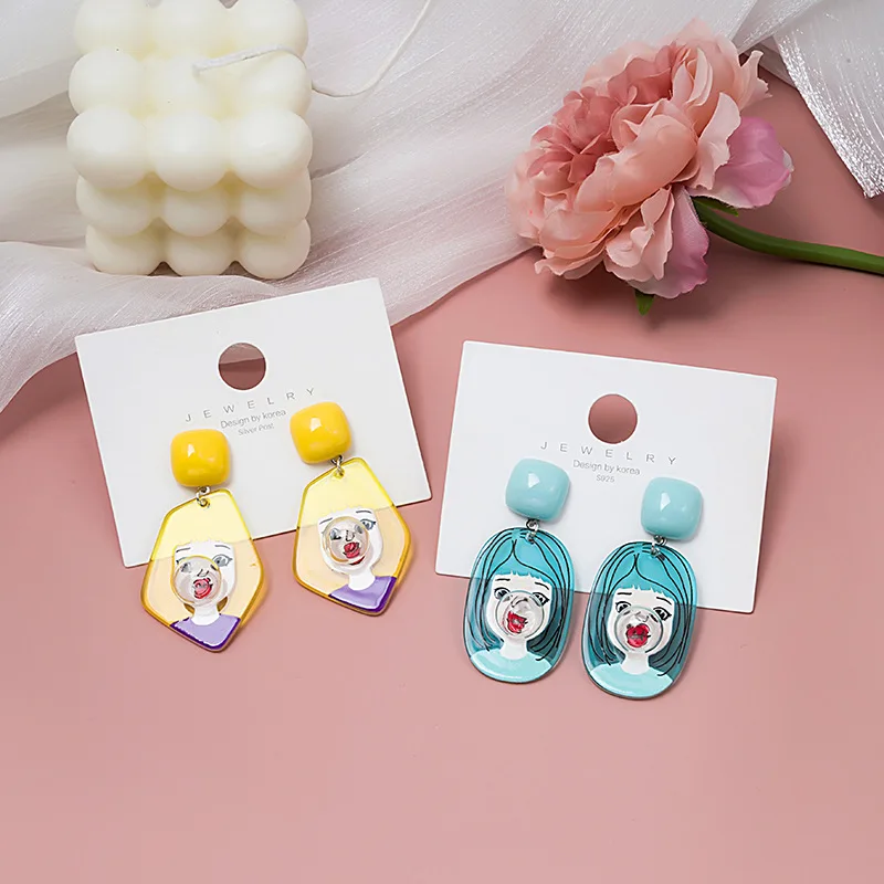 

Funny Blowing Bubble Portrait Earrings for Women Weird Acrylic Cartoon Girl Portrait Stud Earrings Fashion Cute Women Jewelry