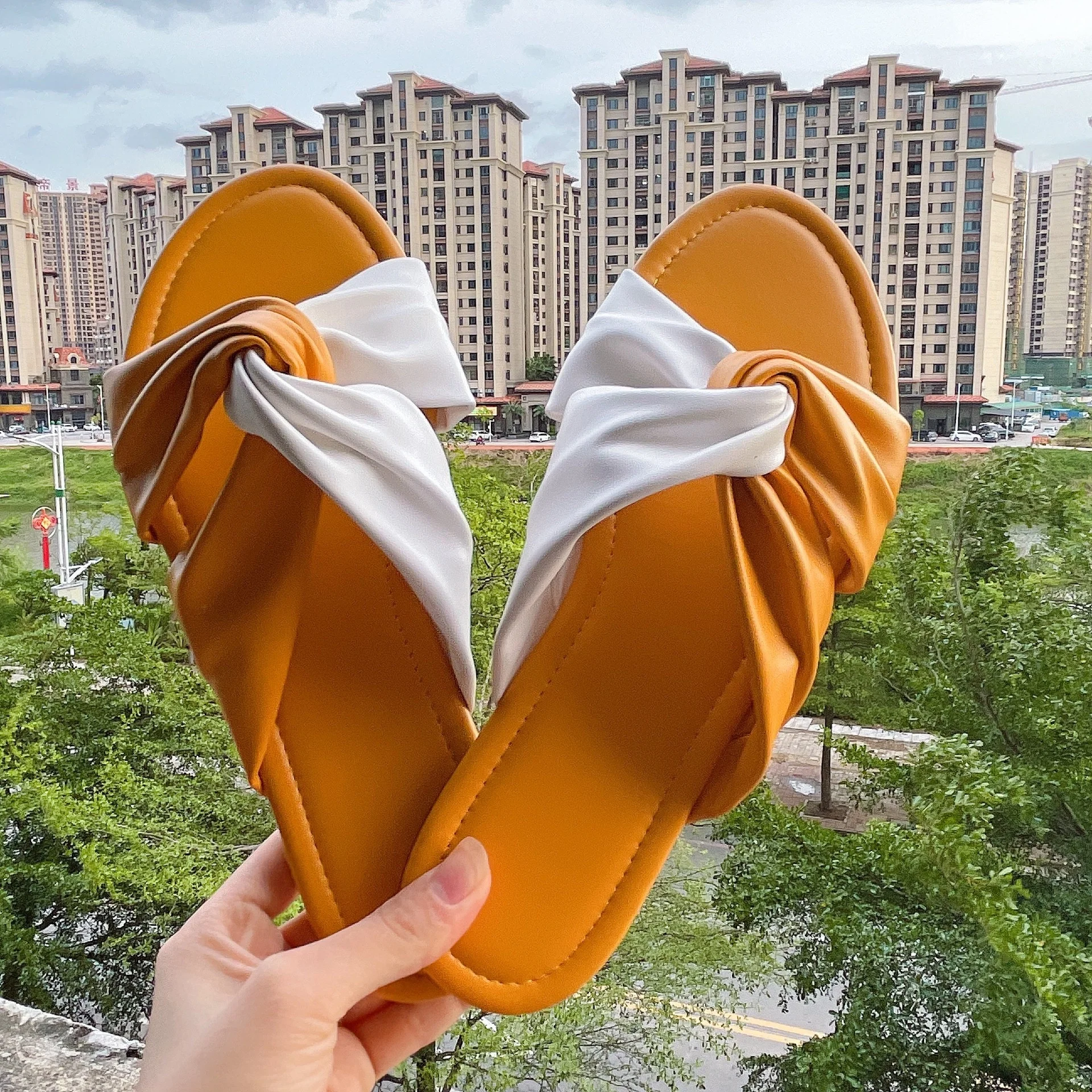 

Women's Soild Large Splicing Cross Sandals Summer Beach Flat Slippers