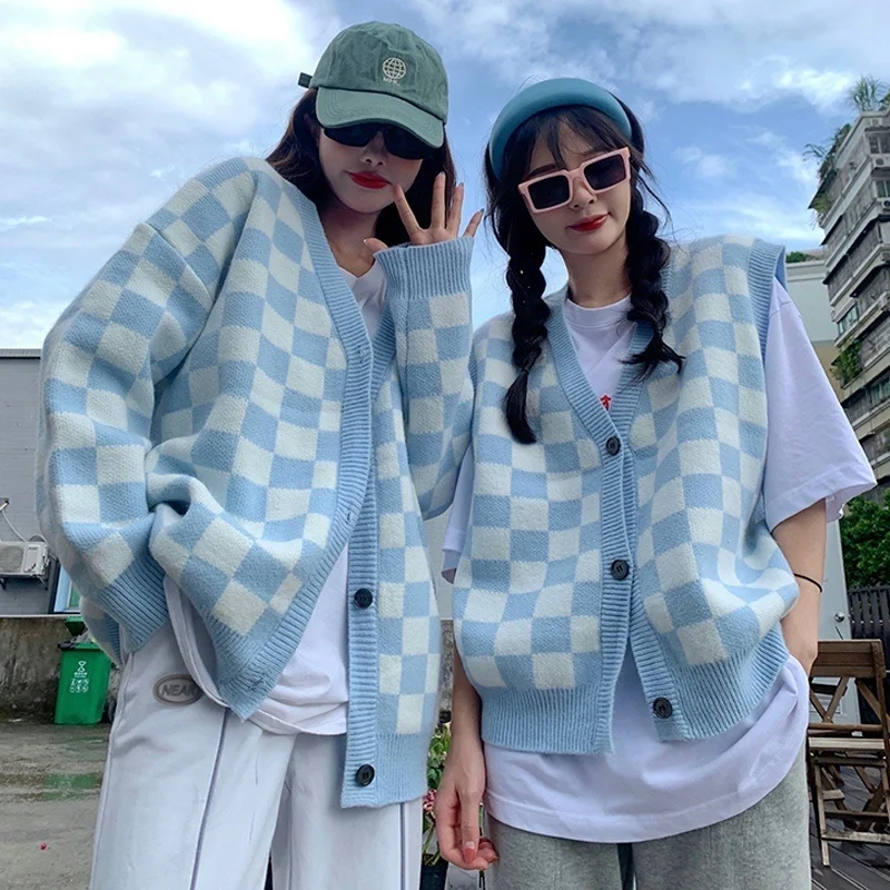 

Женский свободный свитер в клетку в стиле ретро