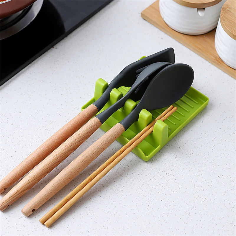 

1PCS Creative Spatula Holder Put The Spatula Rack Chopsticks Spoon Pad Kitchen Accessories De Cocina Kitchen Gadgets Tools
