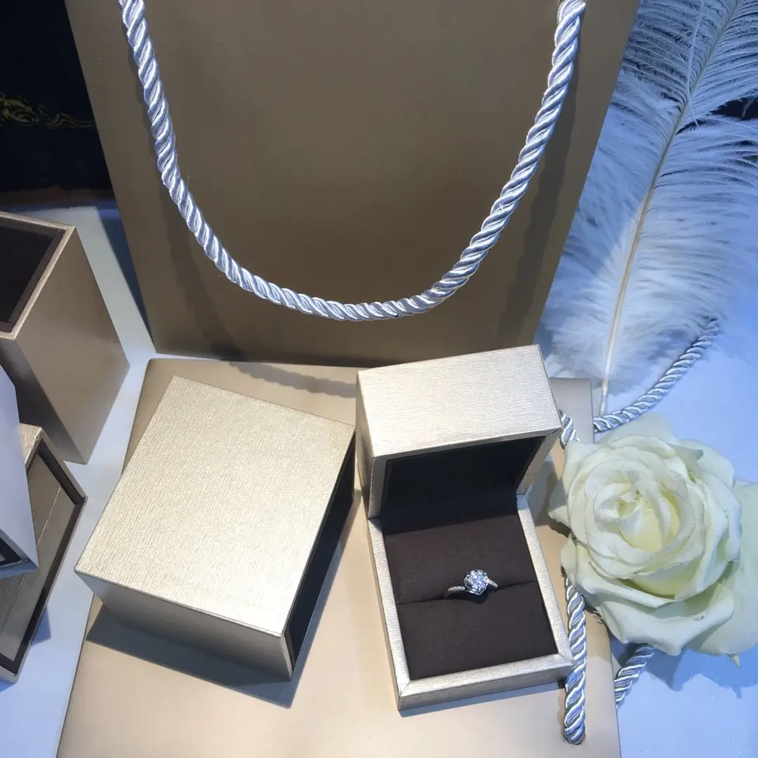 Кольцо с натуральным бриллиантом 18K золото чистое красивое кольцо драгоценными