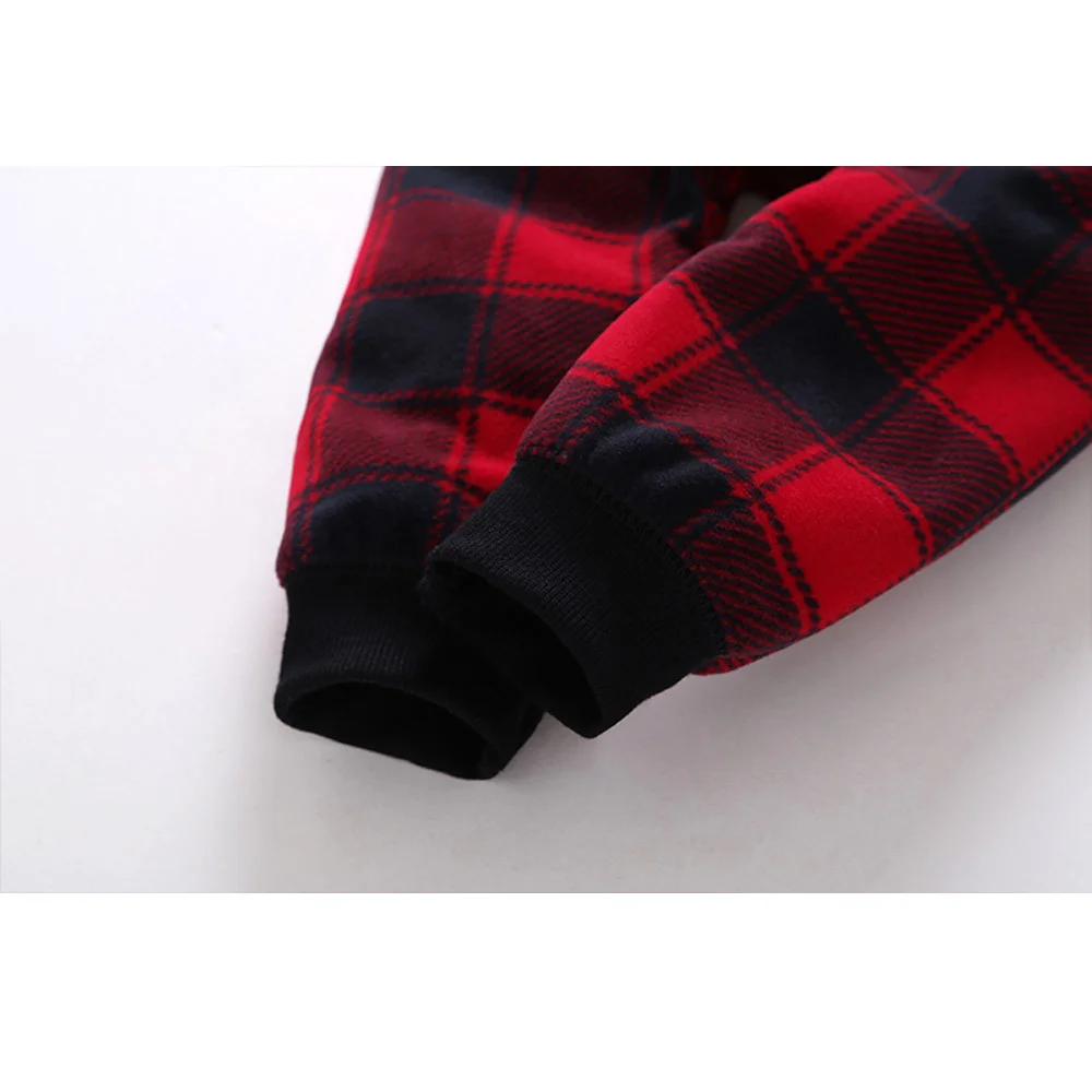 Осенне зимний комбинезон в клетку с длинными рукавами и капюшоном для маленьких