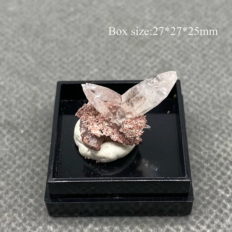 

Натуральные двойные кристаллы swallowtail очень редкие и хорошие образцы + Размер Коробки 27*27*25 мм