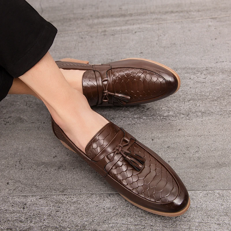 

Brand Fashion Formal Shoes Bullock Business Office Shoes Men Italy Luxury Big Size Dress Shoes Men Casual Loafers Party Flats