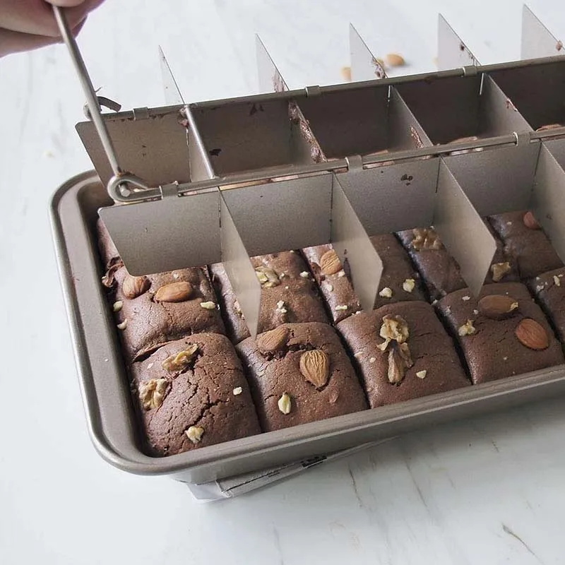 

Non-Stick Carbon Steel Brownie Baking Pan Creative Chocolate Cake Mold Kitchen Thick Square Lattice Molds Bakeware Gadgets Tools