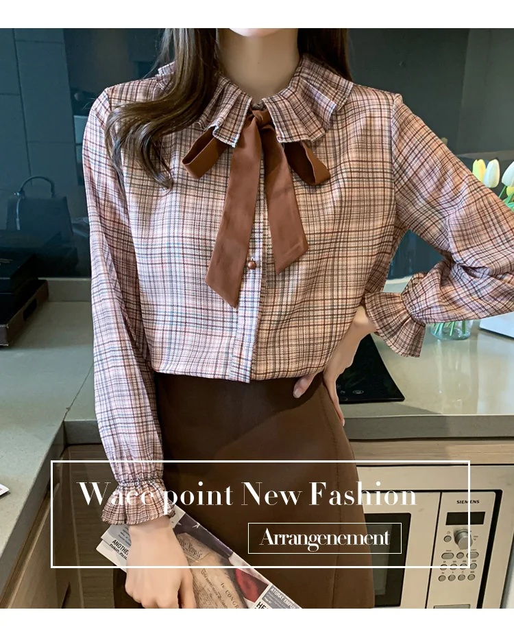 

2021 early autumn new plaid shirt female design sense of self-cultivation tops temperament all-match western style shirt chiffon