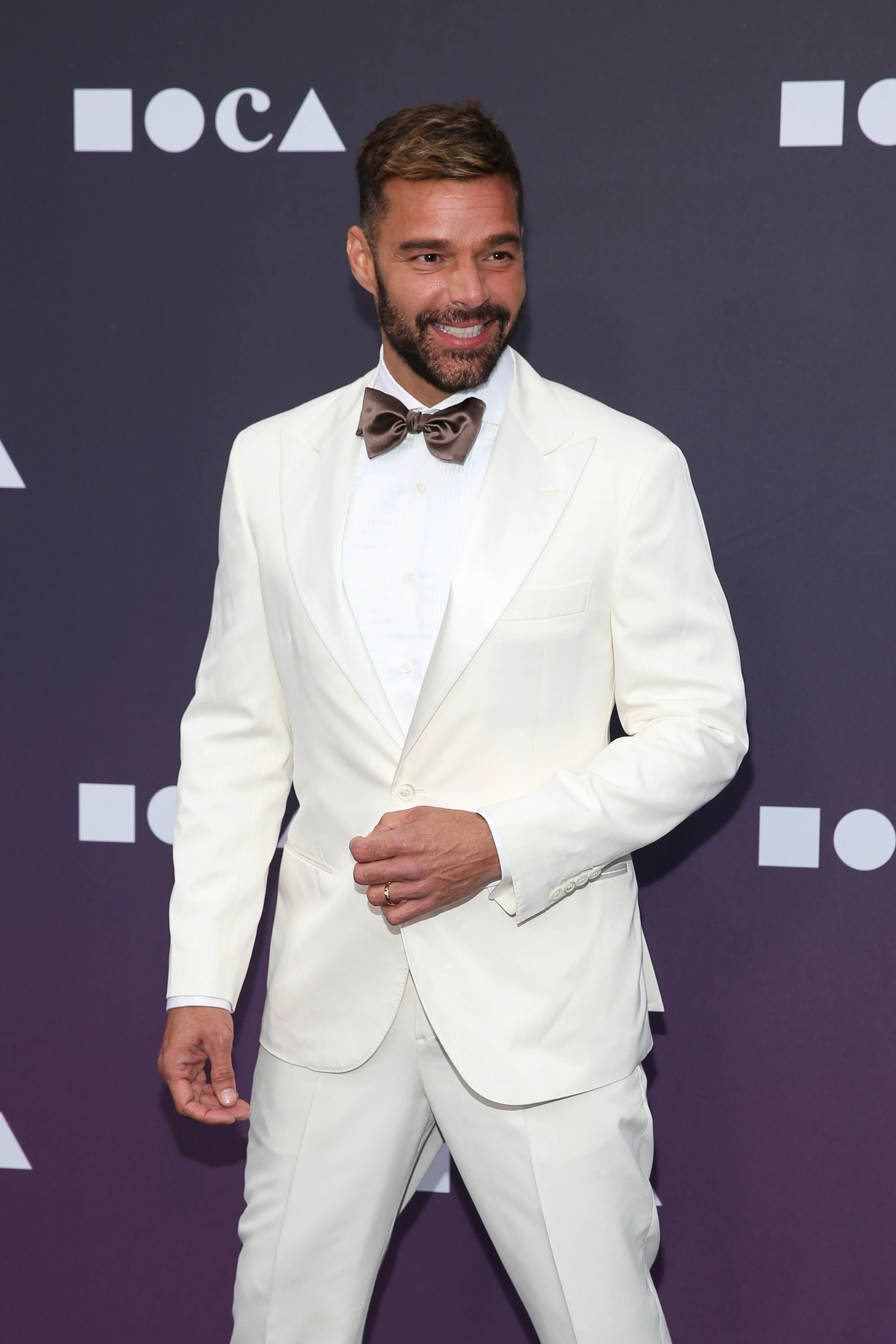 

Индивидуальные костюмы, мужские свадебные смокинги, белая 2021 одежда для жениха, блестящий воротник