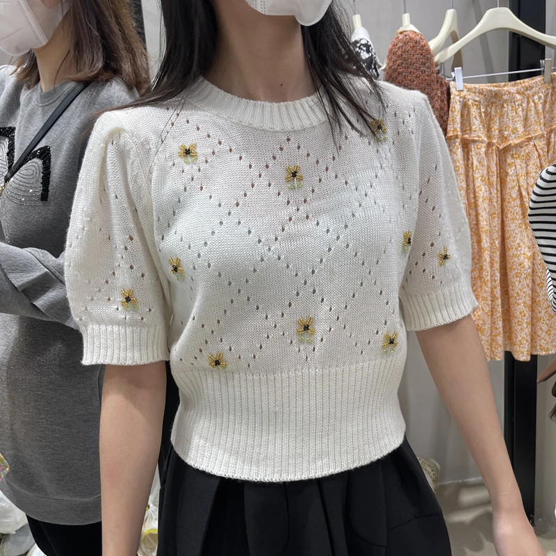 

2021 New Summer Korean Chic Knitted Sweater women Flower Embroidered Hollow Out Cropped Tops Short Sleeve Thin Pullover Tops