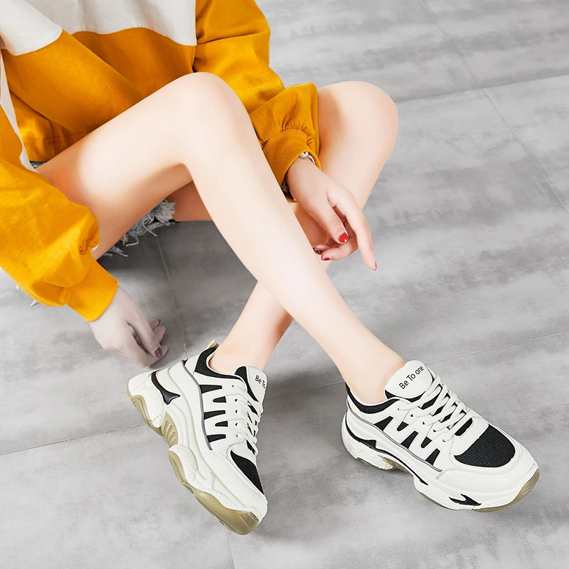 Новинка сезон осень черно-белая женская обувь на платформе с дышащей сеткой из