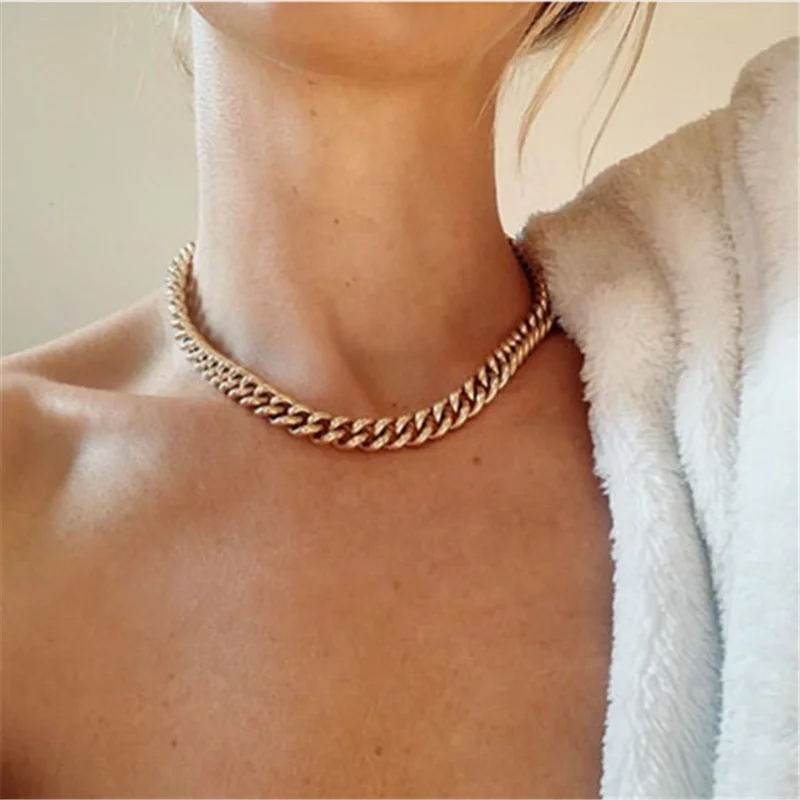 Простое толстое женское ожерелье чокер с кубинской цепью в винтажном