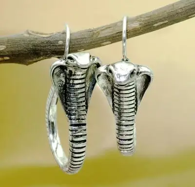 Модные ювелирные изделия в египетском стиле серебряный цвет и золото животные