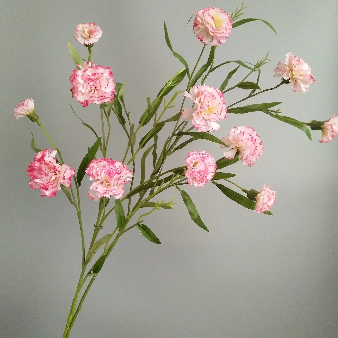 

Artificial flowers, small dianthus flowers, carnation flowers, home decoration, holding flowers