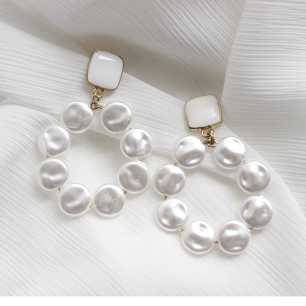 

2020 new imitation pearl earrings women's irregular crystal earrings pendant fashion girl heart-shaped circle earrings accessori