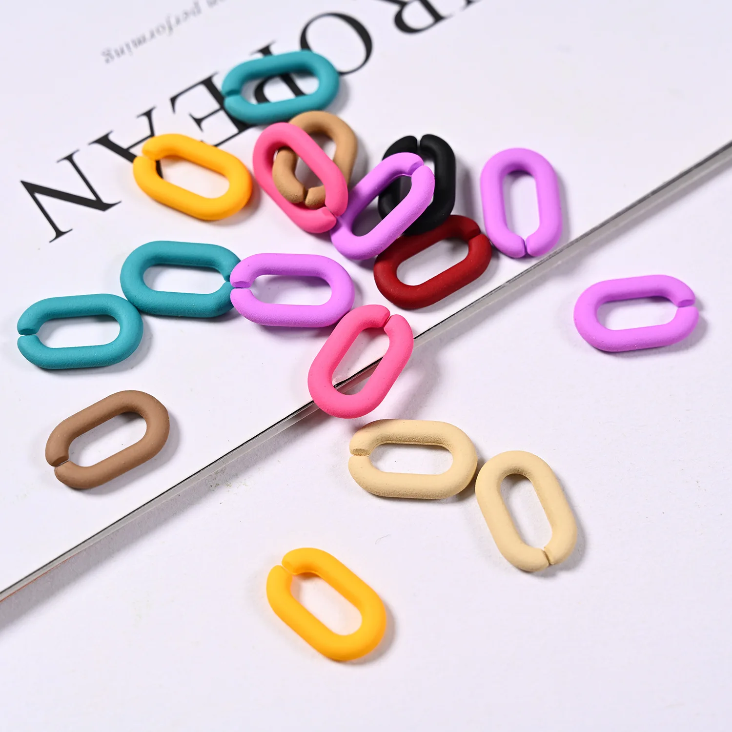 

20 шт. 12*8 мм матовая цветная U-образная открывающаяся акриловая цепь для рукоделия