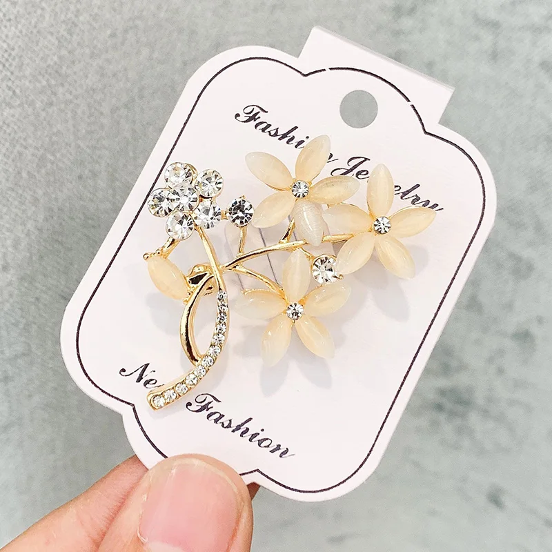 DoreenBeads Fashion Pin Brooches Branch Gold White Imitation Pearl Clean Rhineston Delicate Party Daily Jewelry Charms Gift 1PC | Украшения