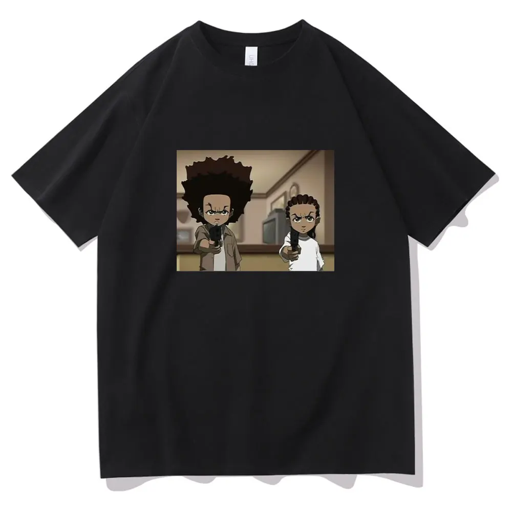 

Мужская хлопковая футболка с коротким рукавом, круглым вырезом и принтом пистолета